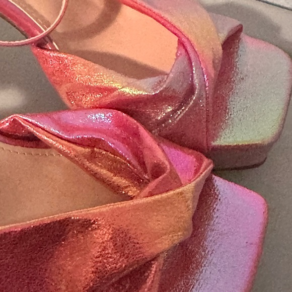 Cute retro heels! Never worn and brand new. - Picture 5 of 5